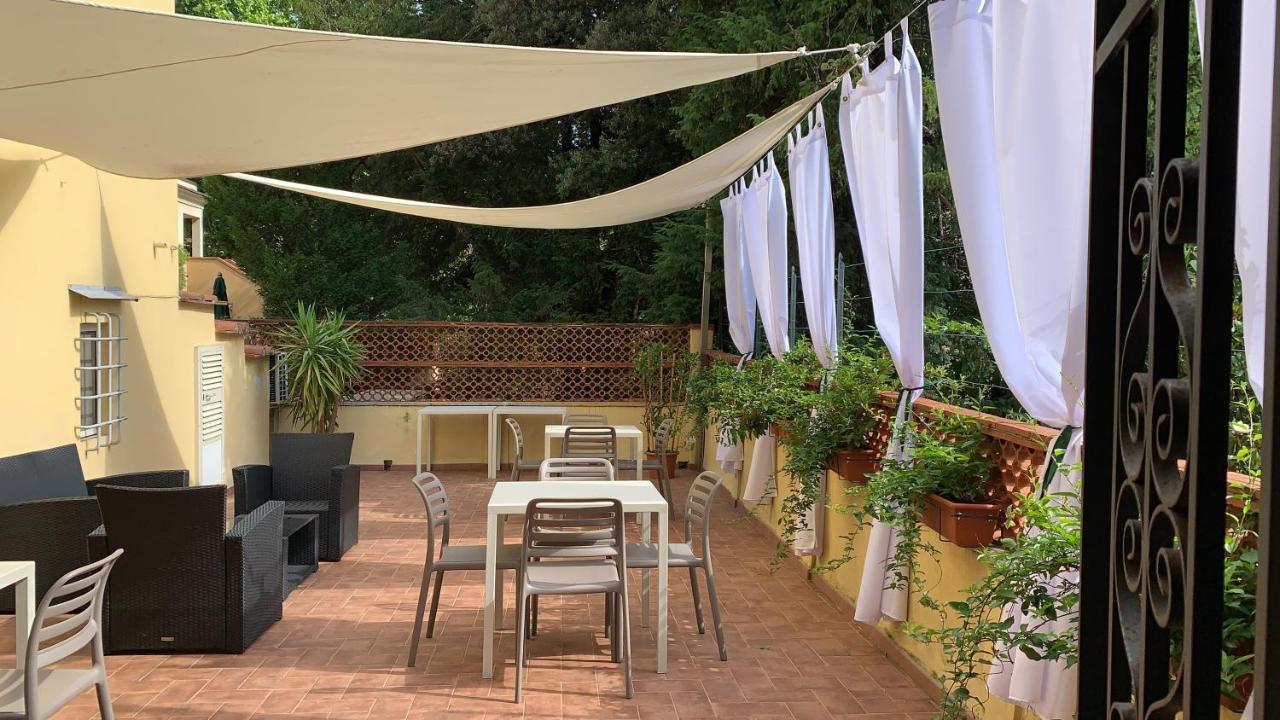 La Terrazza Di Via Elisa Panzió Lucca Kültér fotó