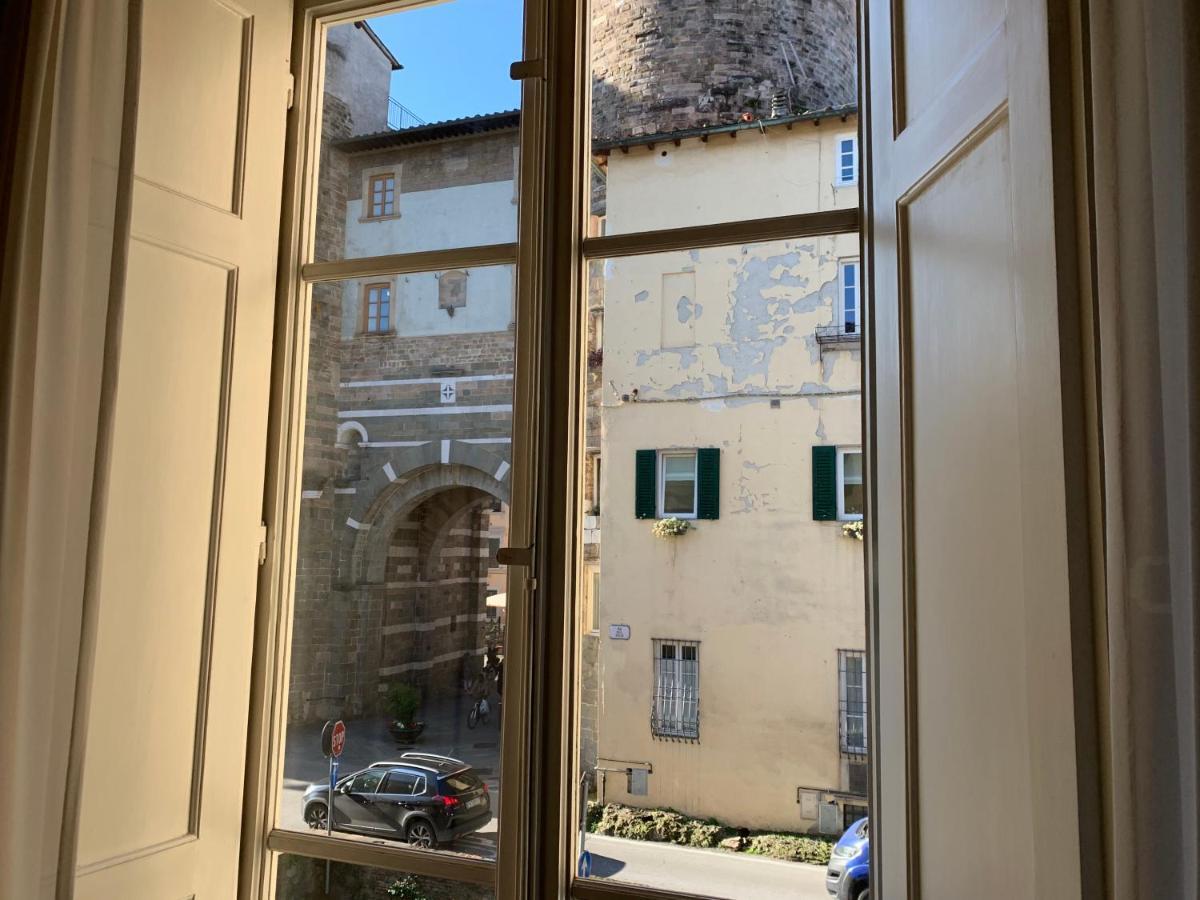 La Terrazza Di Via Elisa Panzió Lucca Kültér fotó